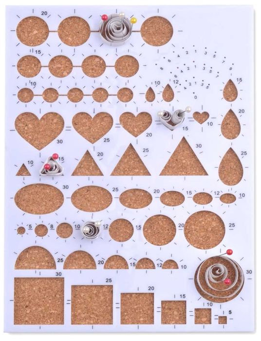 КОМПЛЕКТ ЗА КВИЛИНГ - произведения на изкуството върху хартия.