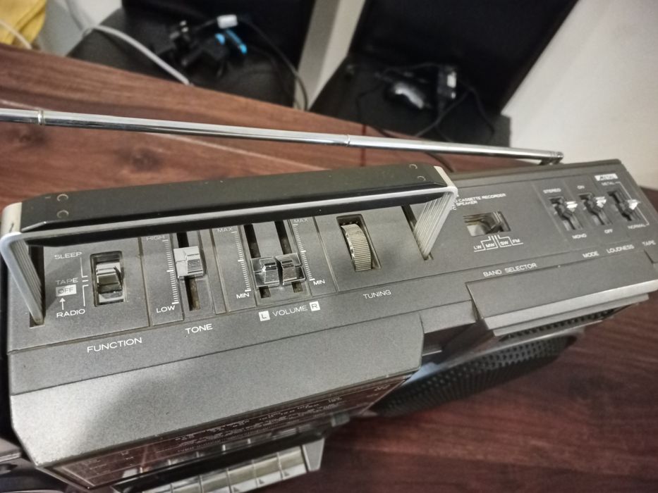 Hitach - радио касетофон