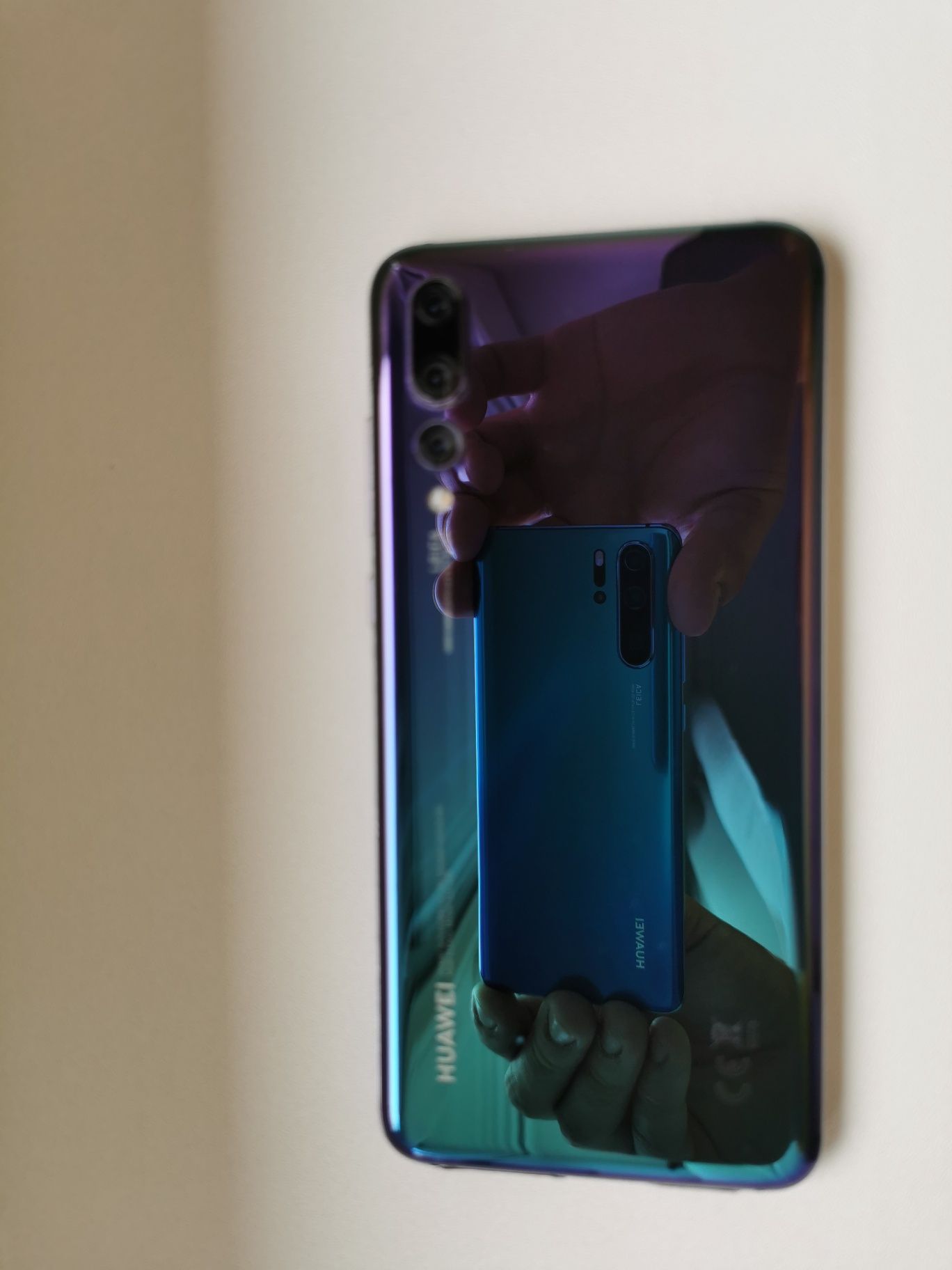 Vând sau schimb Huawei P20 Pro