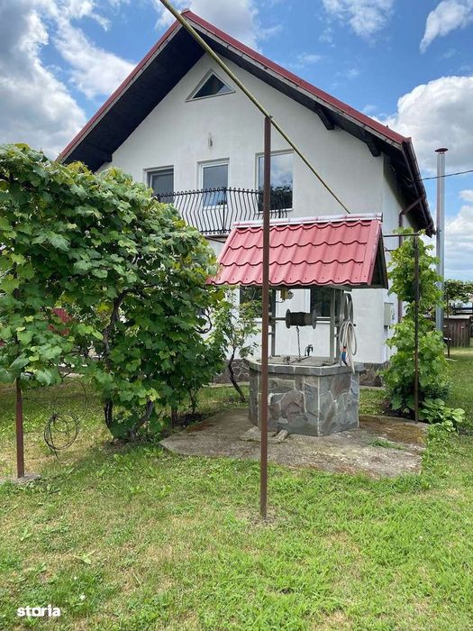 Casa cu mansarda + casa batraneasca in Trifesti Jud. Neamt