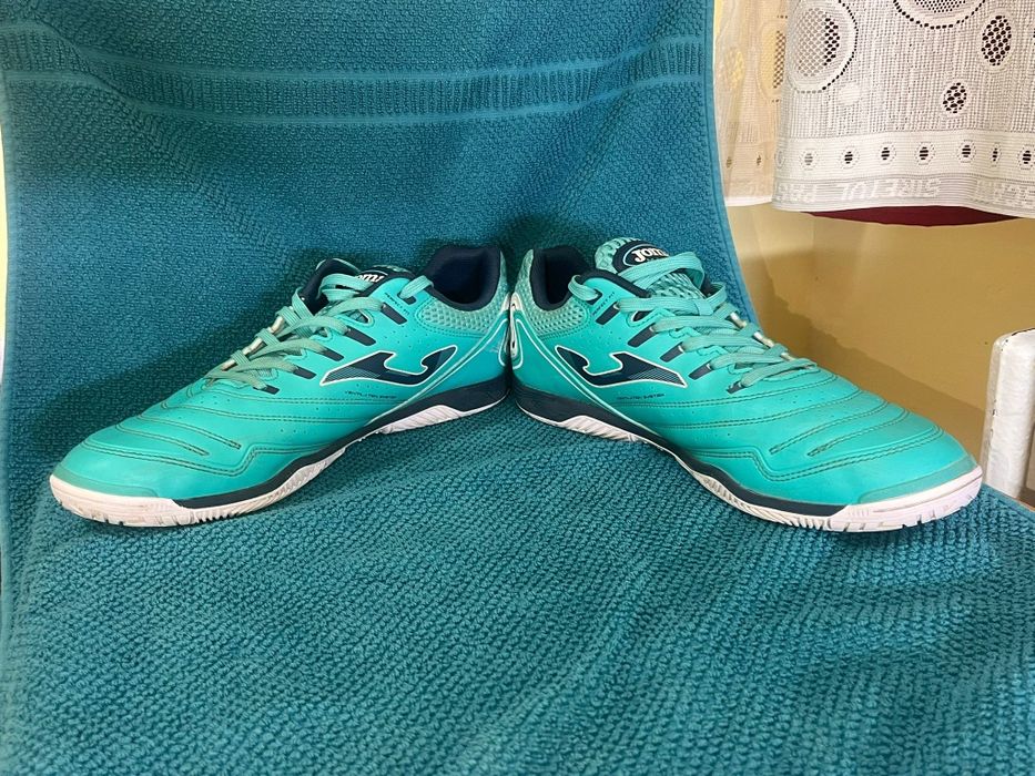 Ghete de fotbal sala, Joma Maxima
