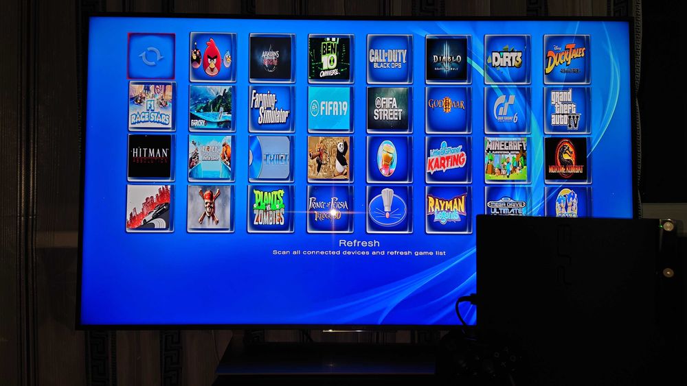 Sony Playstation 3 Slim с много игри и 2 джойстика
