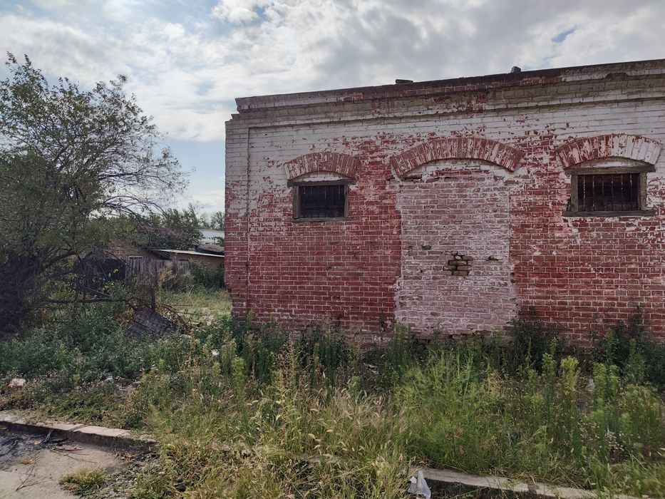 Teren de vânzare!! Deschidere la două străzi asfaltate.