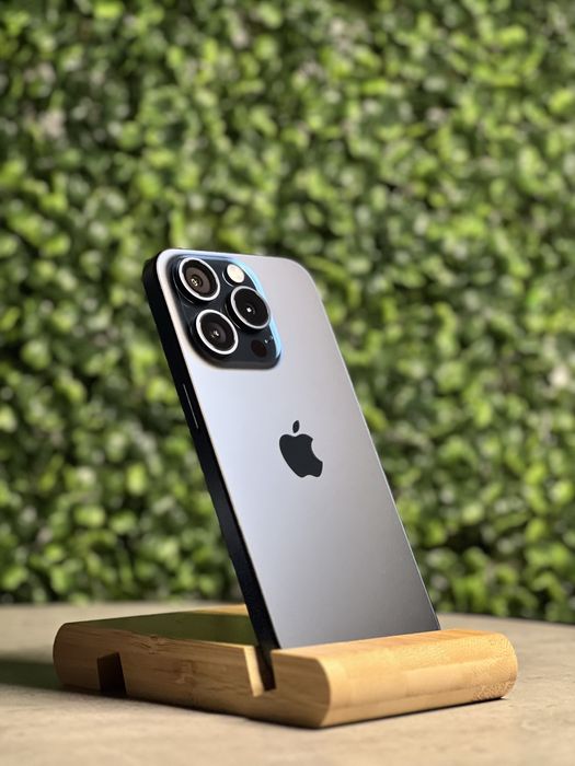 iPhone 15 Pro Natural Titanium 98% baterie ca nou + huse cadou / cablu