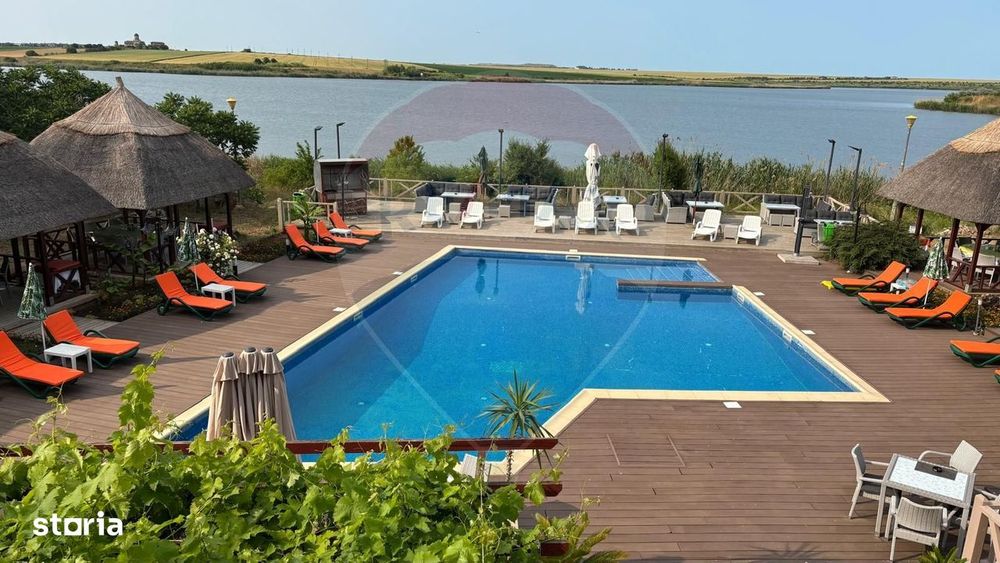 Hotel - Pensiune cu 14 duplexuri  de vânzare  CASA CU STUF Olimp