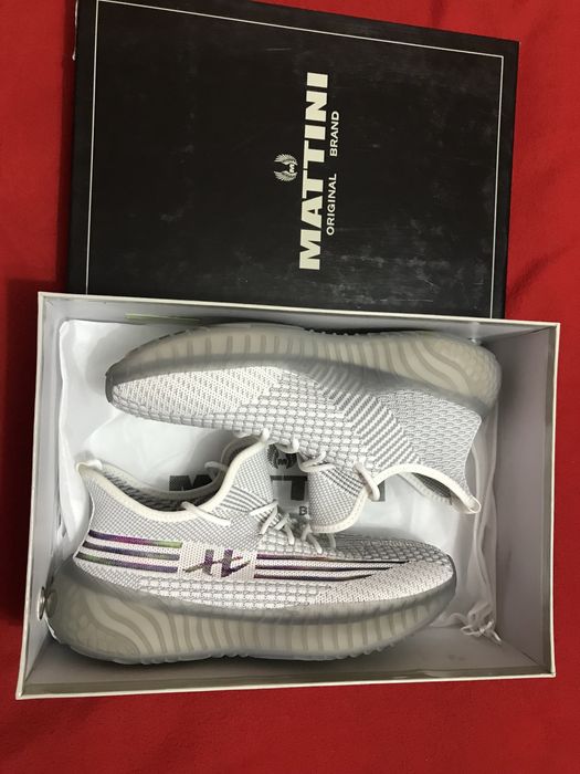 Продам кроссовки