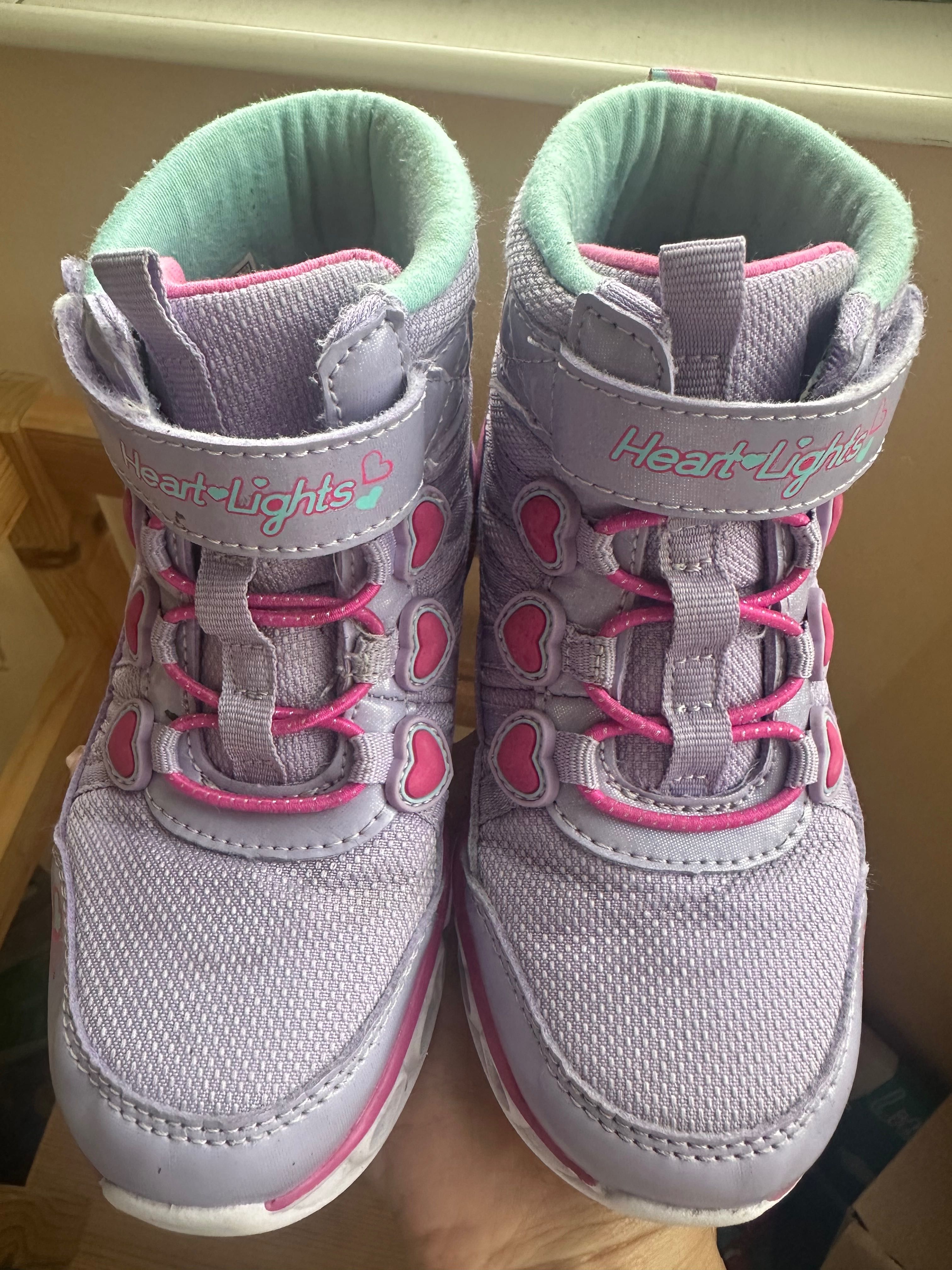 Skechers 26 номер за момиче светещи