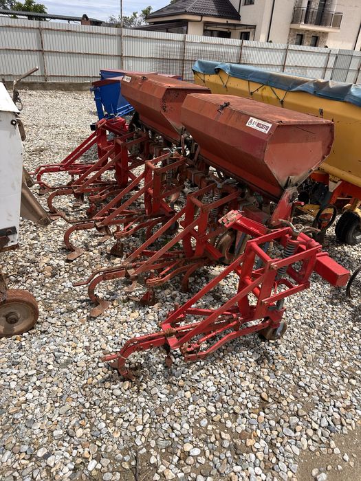 Prasitoare cu fetrilizare prasitori 4 randuri fabricate Italia