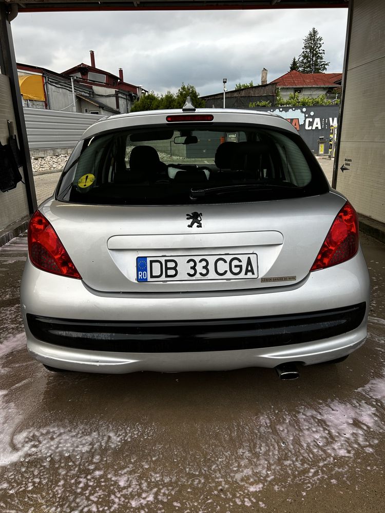 Peugeot 207 1,6 thp turbo