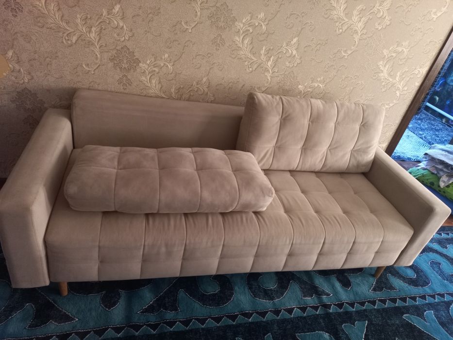 Продам диван в хорошем состоянии