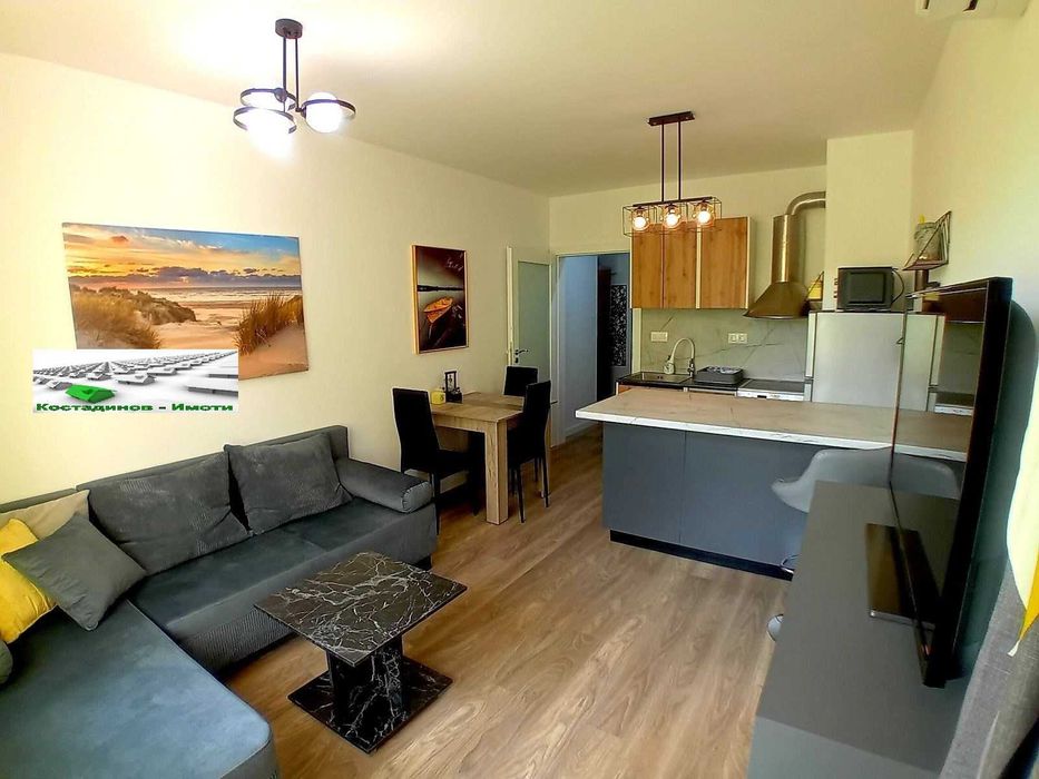 Продава се Тристаен апартамент в Пловдив, Кючук Париж - 68 кв.м за 2471 €/кв.м - Снимка #2