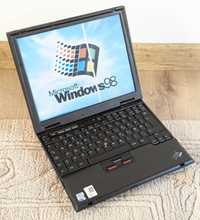 Laptop vechi IBM Thinkpad X22, Pentium 3 cu Doom instalat