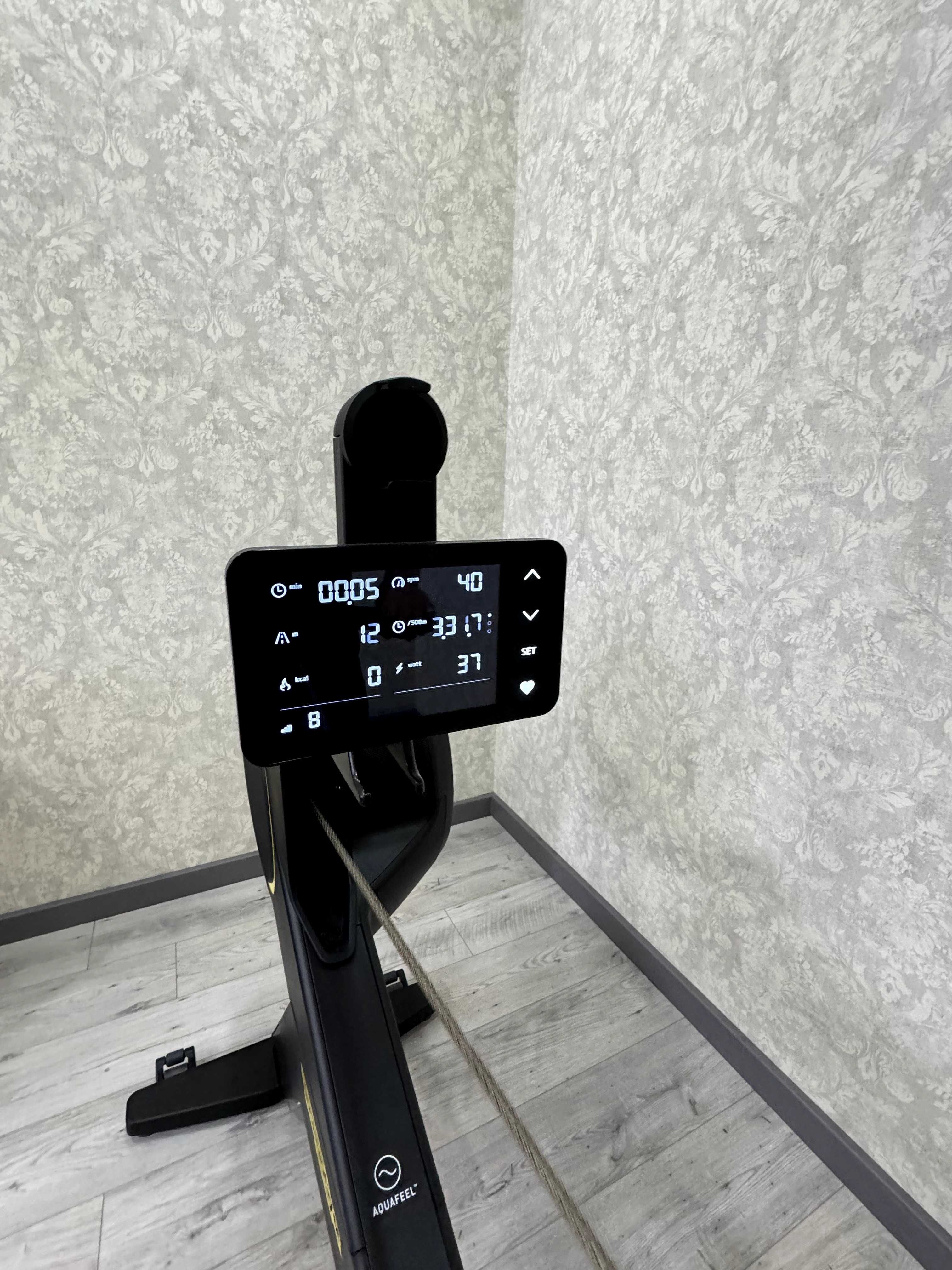 Гребной тренажёр Technogym