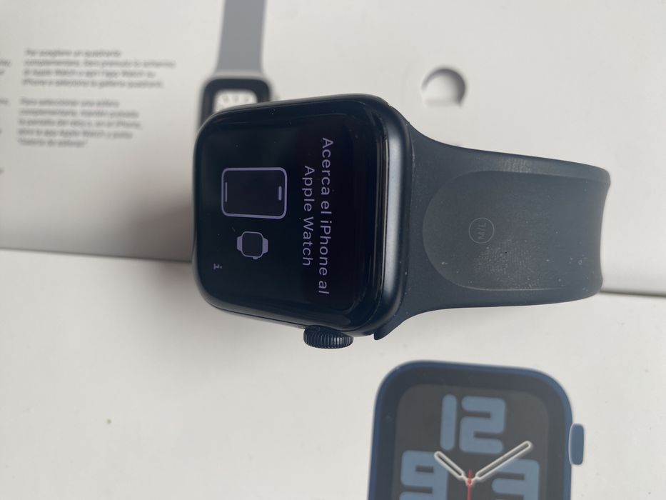 Apple Watch SE 2 (2024) 40mm – Отлично състояние, комплект