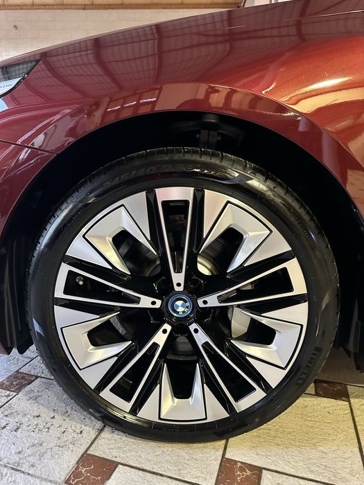 BMW i5 Luxury 35L