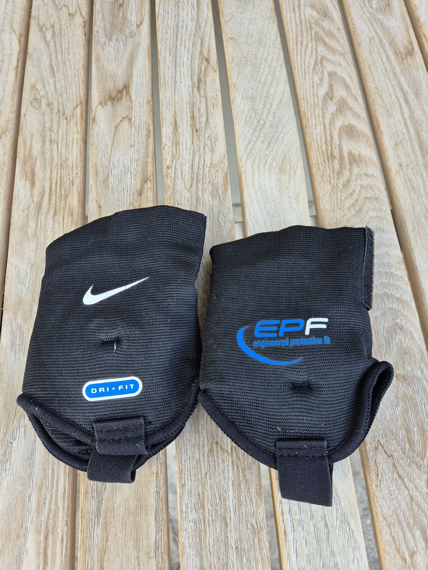 Наглезени nike  epf