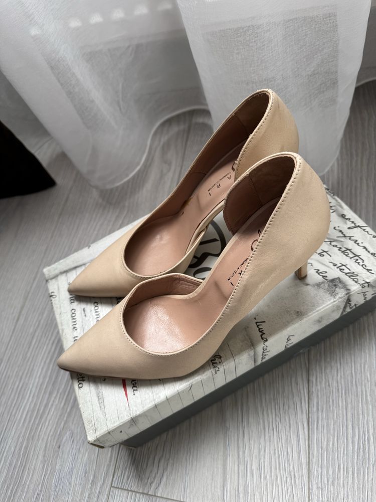 Pantofi stiletto, marimea 39, noi