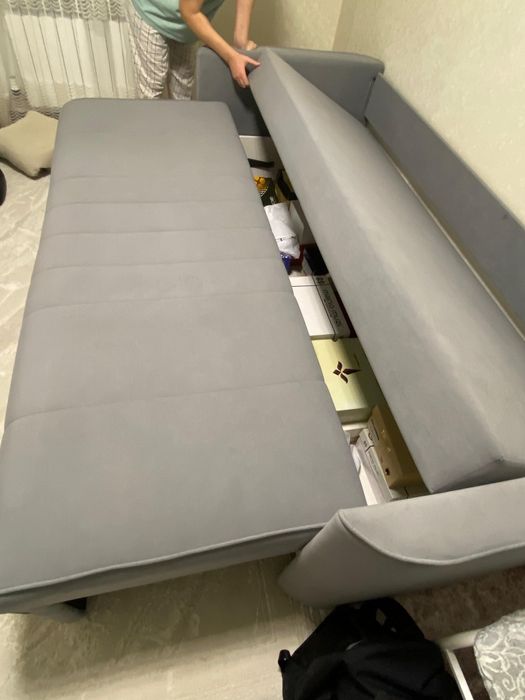 Срочно Продам диван в хорошем состоянии, почти новый