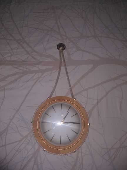 Ceas de perete mecanic     .