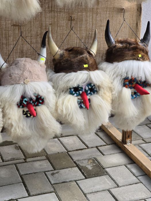 Masca traditionala cu coarne
