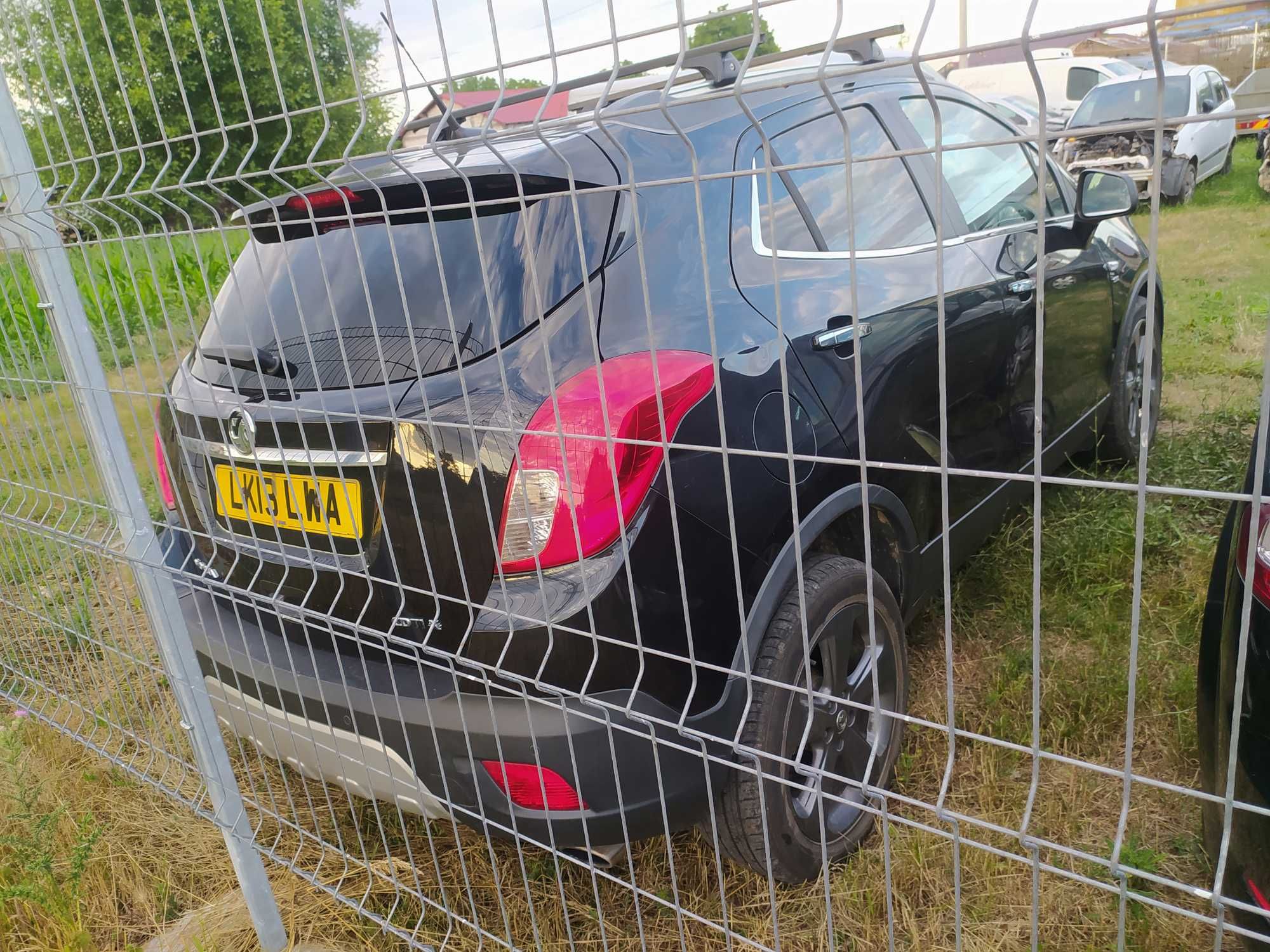 Dezmembrez Opel Mokka 4/4   17 diesel
