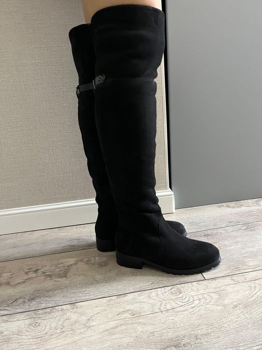 Продам женскую зимнюю обувь