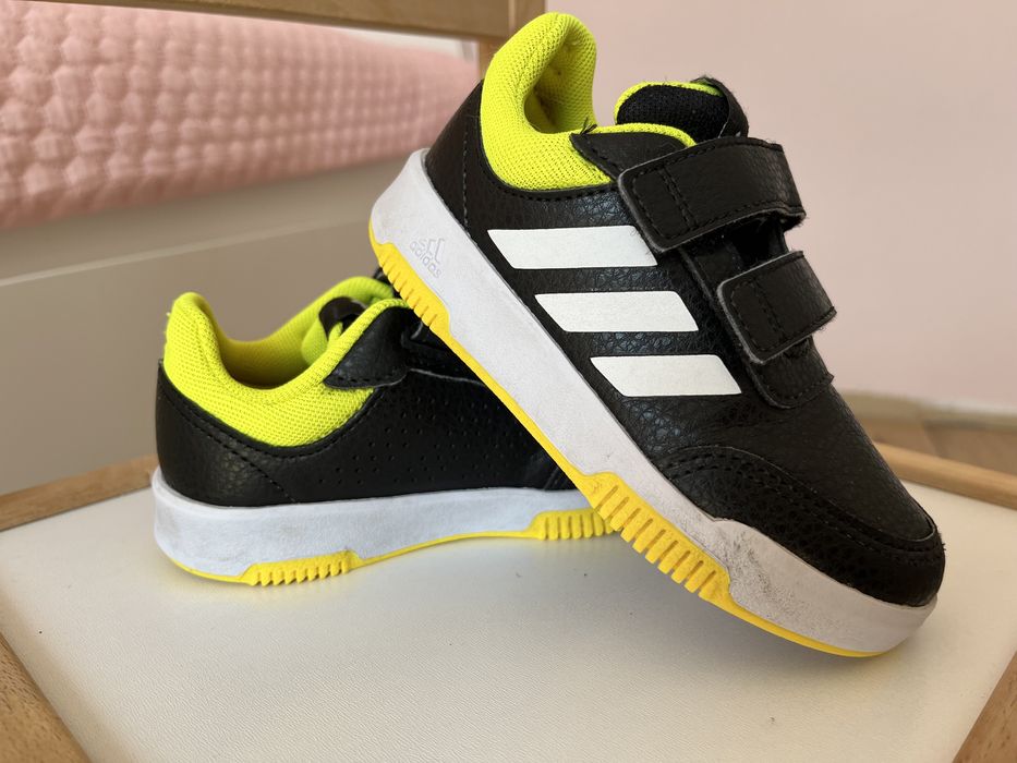 Маратонки обувки adidas