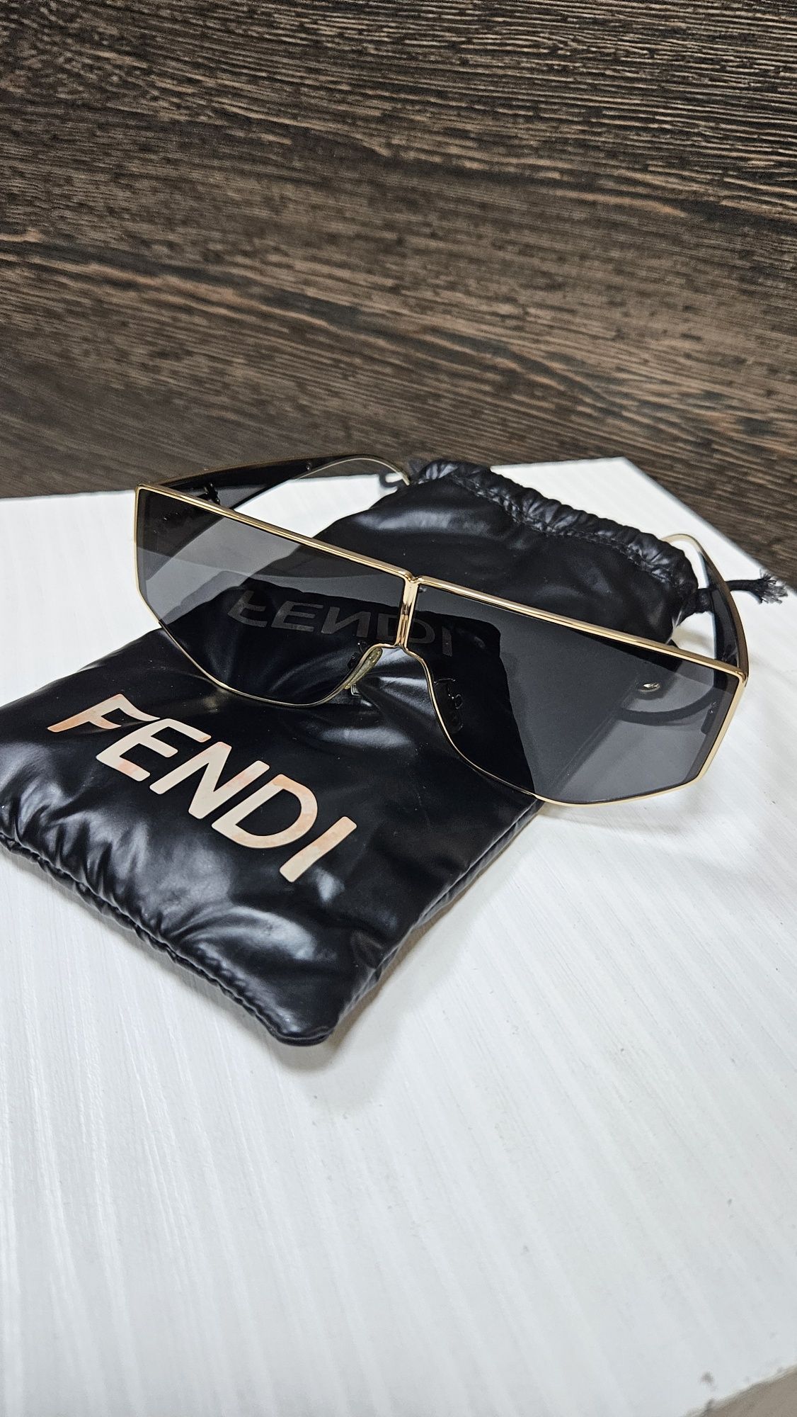 Слънчеви очила FENDI- FE40051U 32А