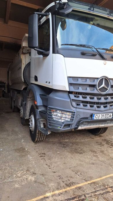 Autobasculanta 8*4
