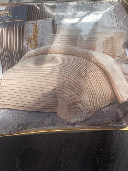 Пухен спален комплект