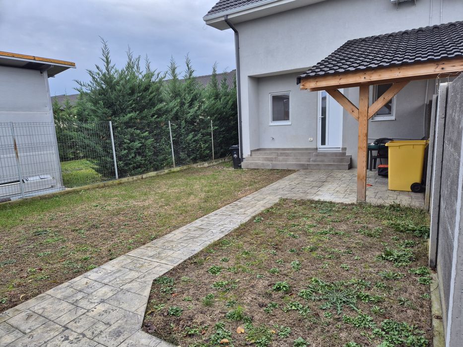 Proprietar Închiriez parte de duplex P+M