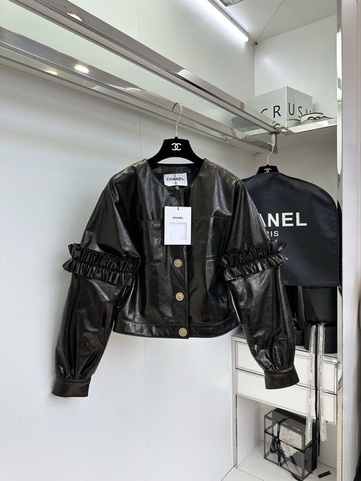 Сака и якета Chanel, Dior