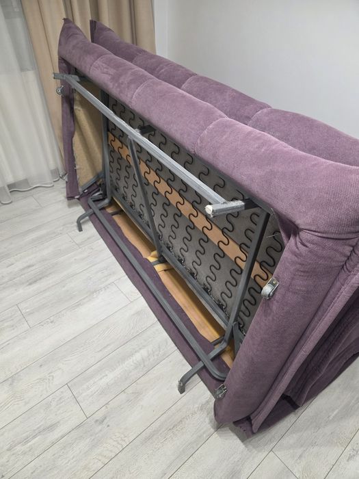 Vând  canapea extensibila...