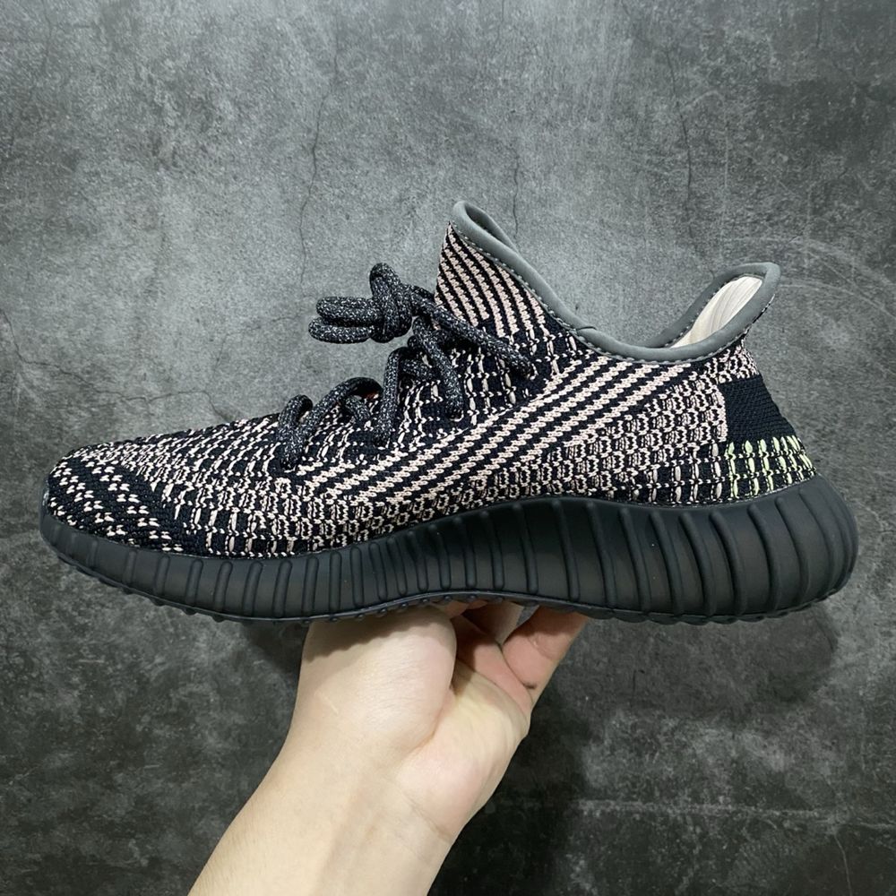 Yeezy Boost 350 V2 Yecheil - Чисто нови
