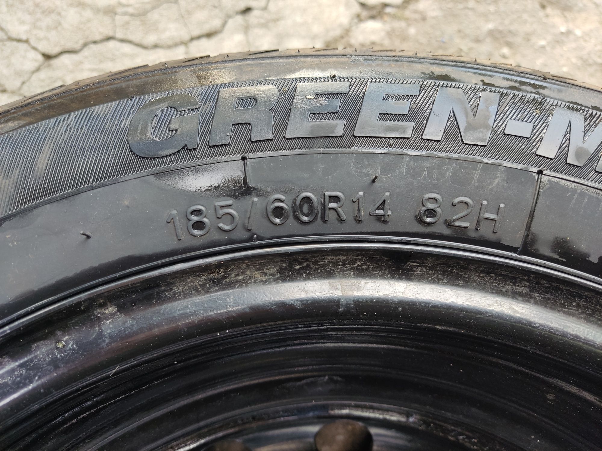 Продам новый баллон с диском 
Размеры 185/60R14 ,
Разбалтовка 4 на 10