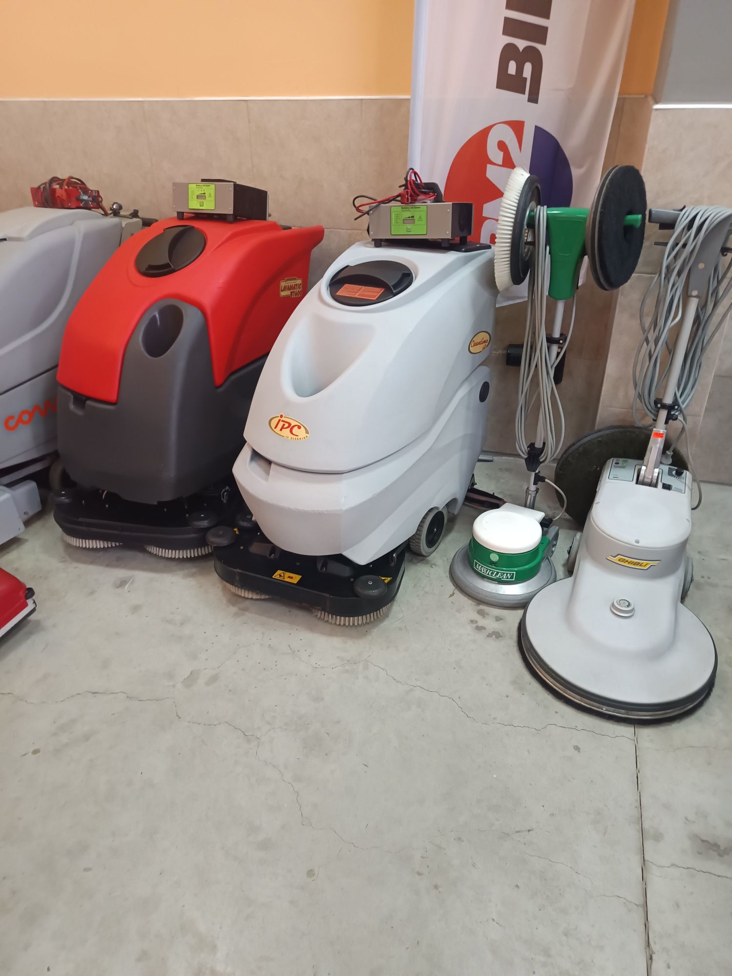 Акумулаторен подочистач Comac