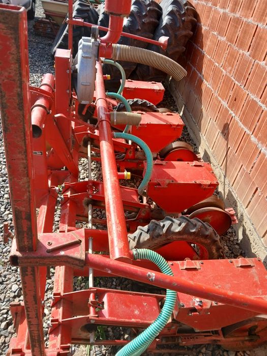 Semanatoare Porumb Becker