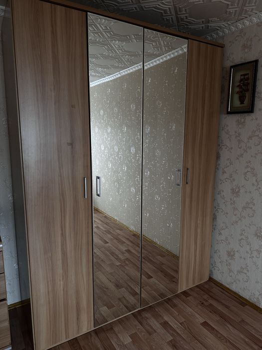 Шкаф двойной с зеркалами