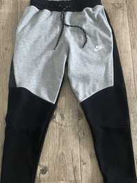 Pantaloni Tech Fleece