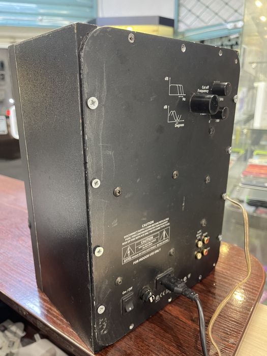 Бас усилвател 200w 4ohm