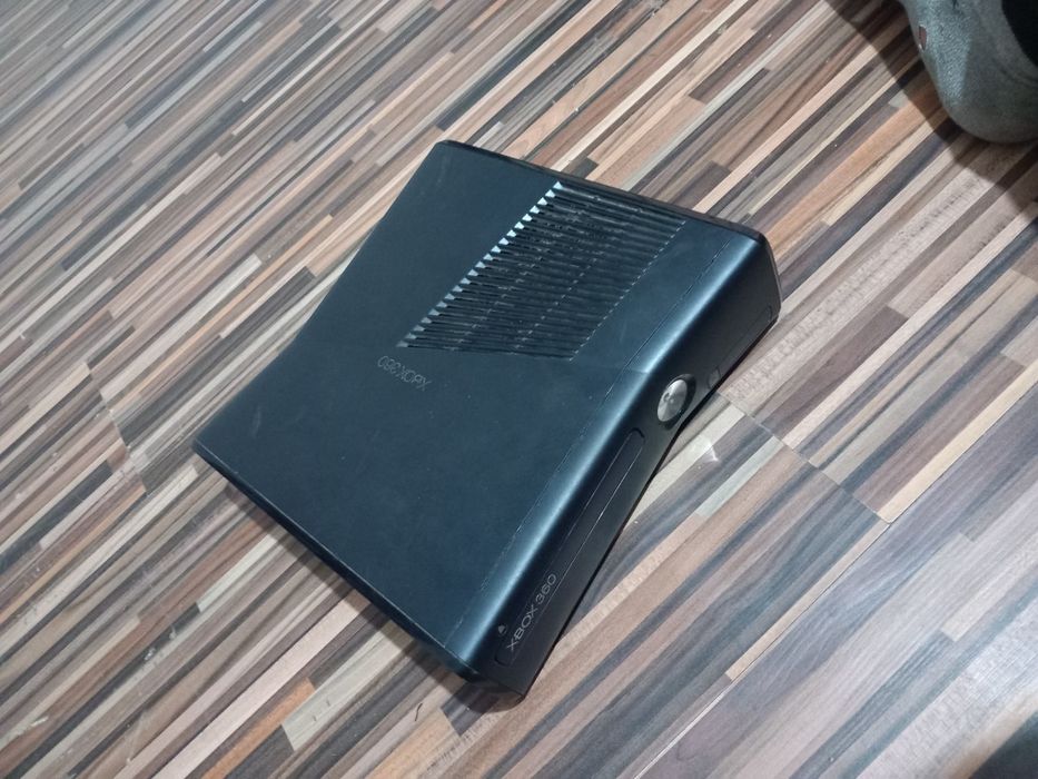 Xbox 360 în stare foarte bună