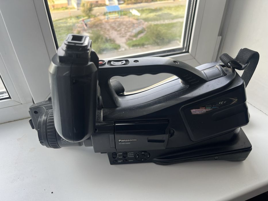 Продам видео камеру