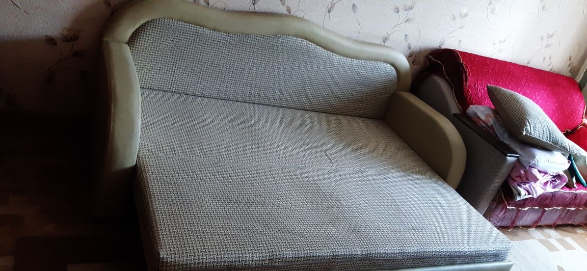 Продам  Диван   б/у  отличное  состояние
