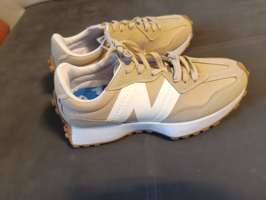 Adidași New Balance diferite mărimi