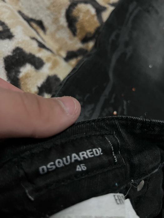 Blugi Dsquared2 rupti