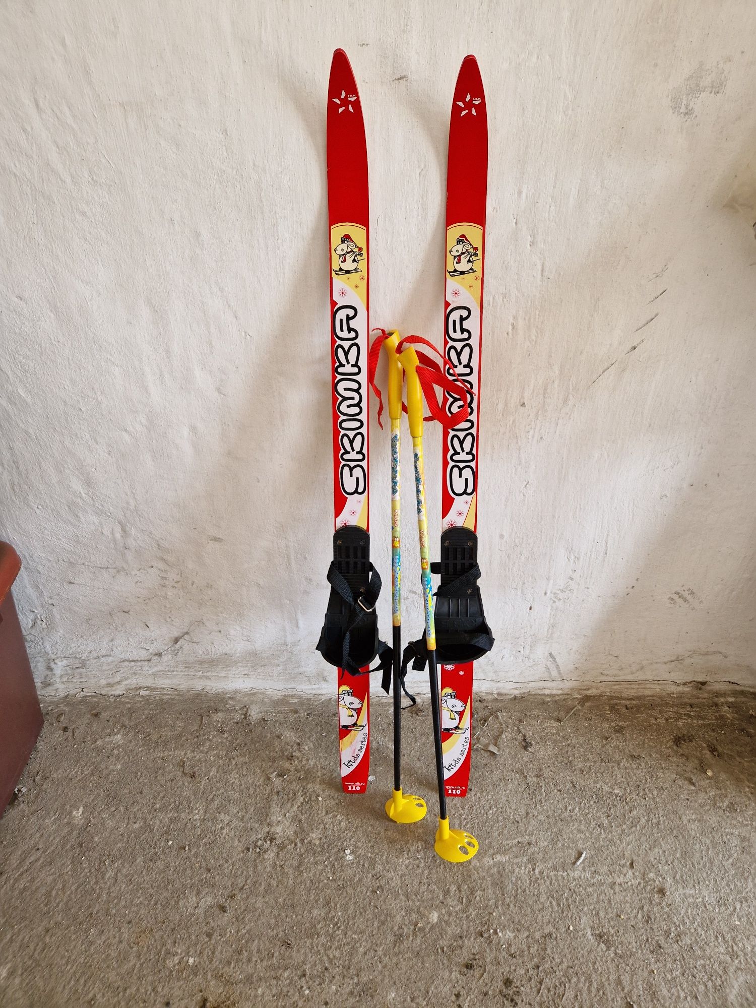 Продам лыжи детские