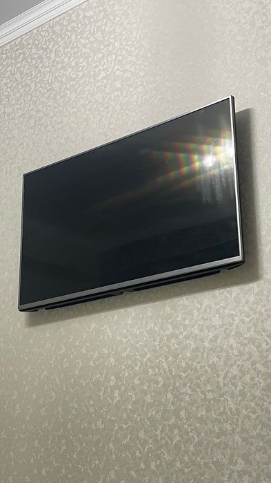 Телевизор LG жидкокристаллический