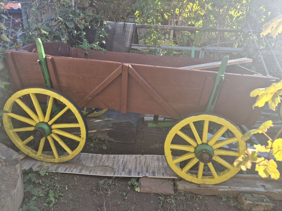 Старинна Дървена Каруца
