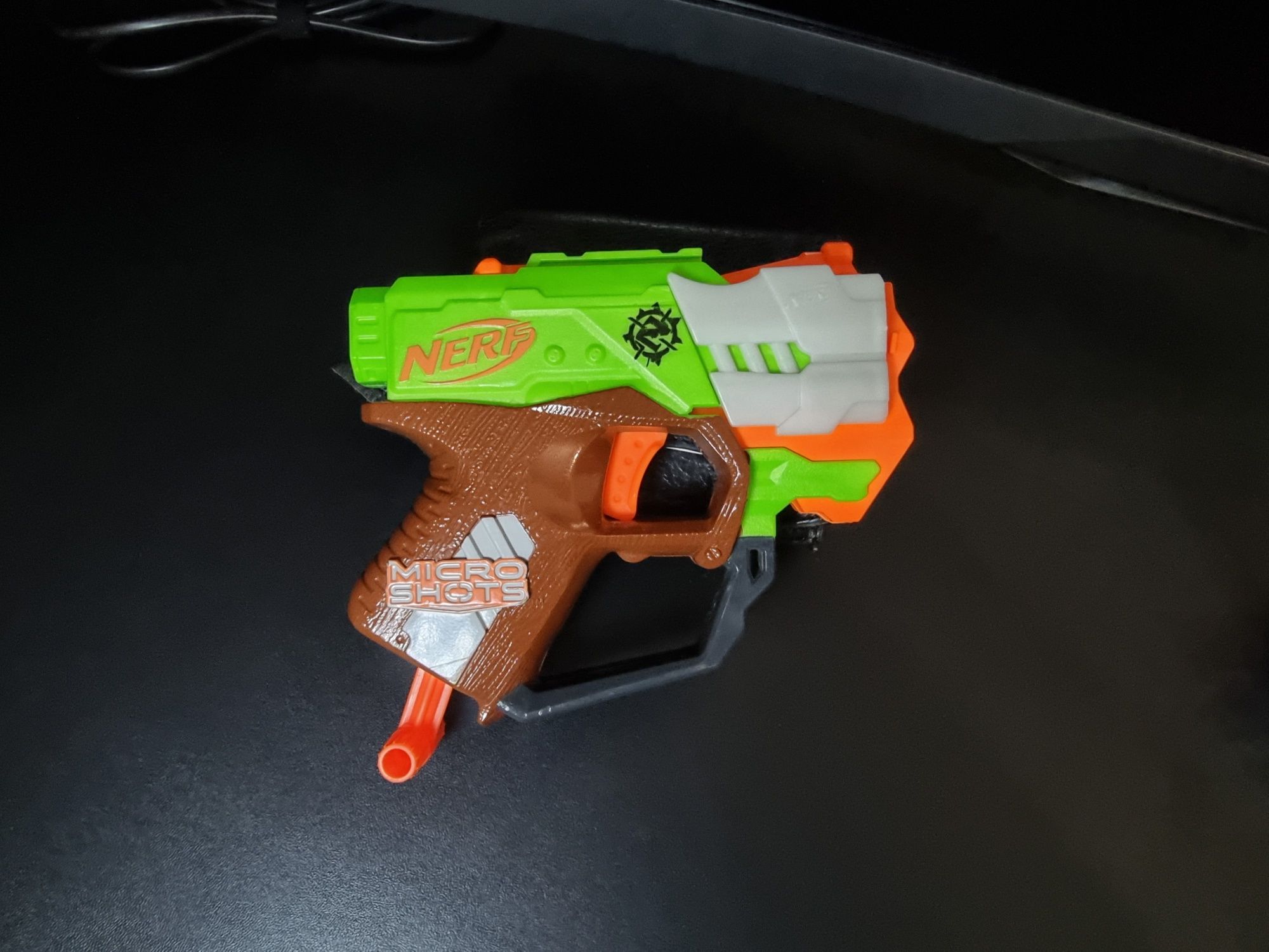 Продам Nerf mini 2 шт.