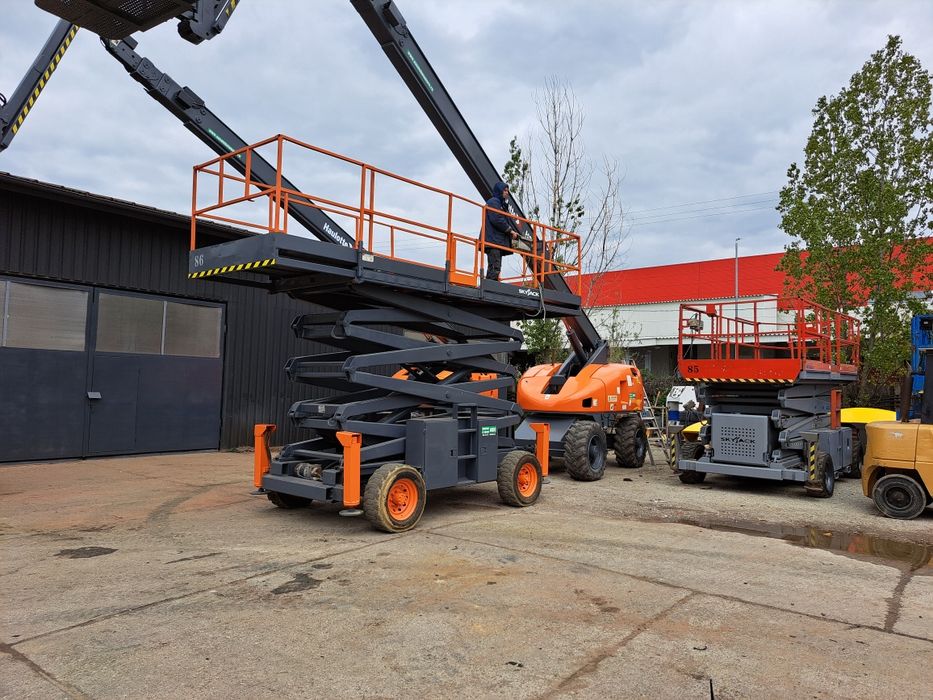 Societate vindem nacela An 2010 foarfeca, 15m inaltime de lucru,diesel